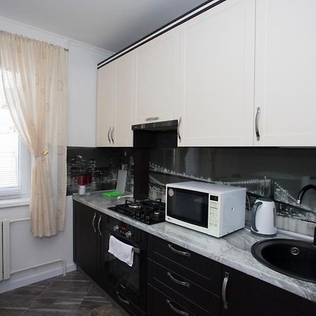 Apartament Curat Si Confortabil Str. Ismail 86 In Centrul Chisinaului Apartman Kültér fotó