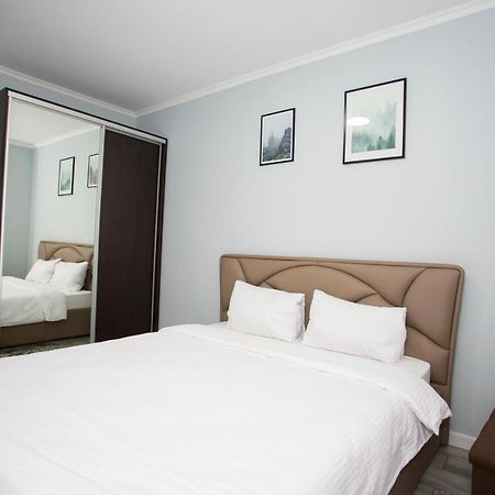 Apartament Curat Si Confortabil Str. Ismail 86 In Centrul Chisinaului Apartman Kültér fotó