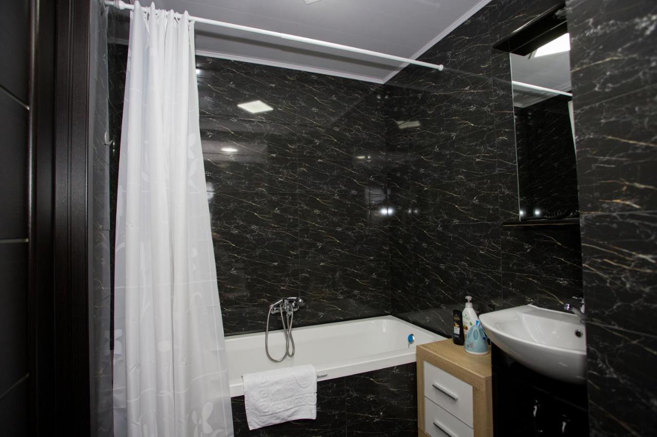 Apartament Curat Si Confortabil Str. Ismail 86 In Centrul Chisinaului Apartman Kültér fotó
