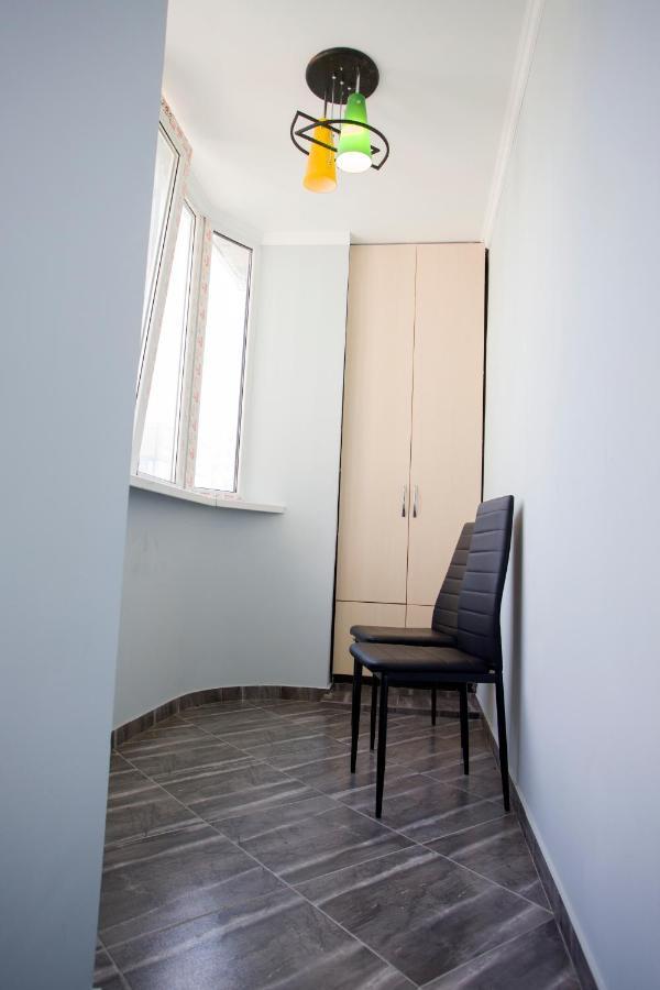 Apartament Curat Si Confortabil Str. Ismail 86 In Centrul Chisinaului Apartman Kültér fotó